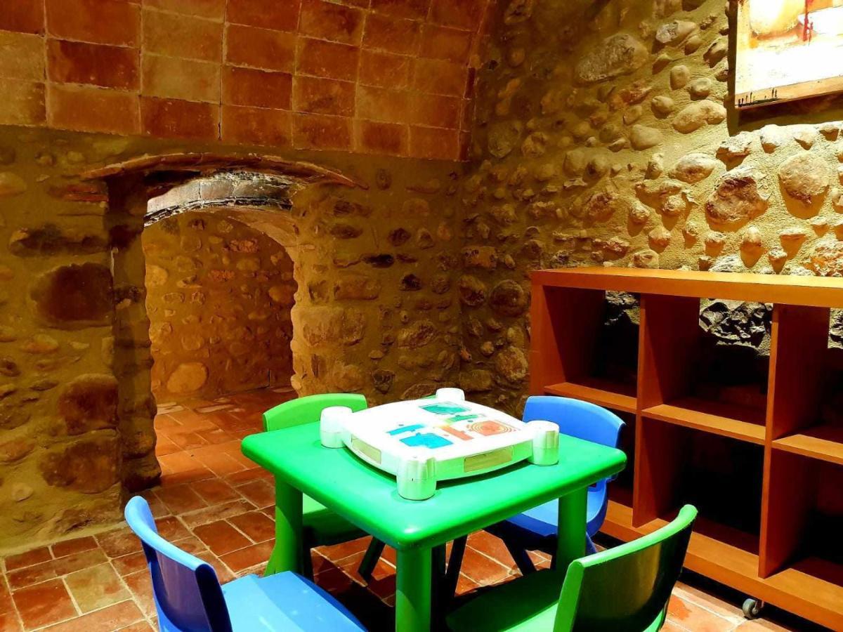 Masia Para Grupos Con Piscina Privada28 Pax Cabanelles Bagian luar foto