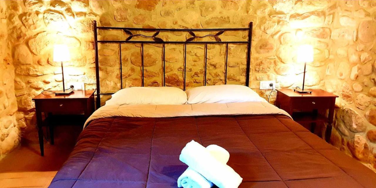 Masia Para Grupos Con Piscina Privada28 Pax Cabanelles Bagian luar foto