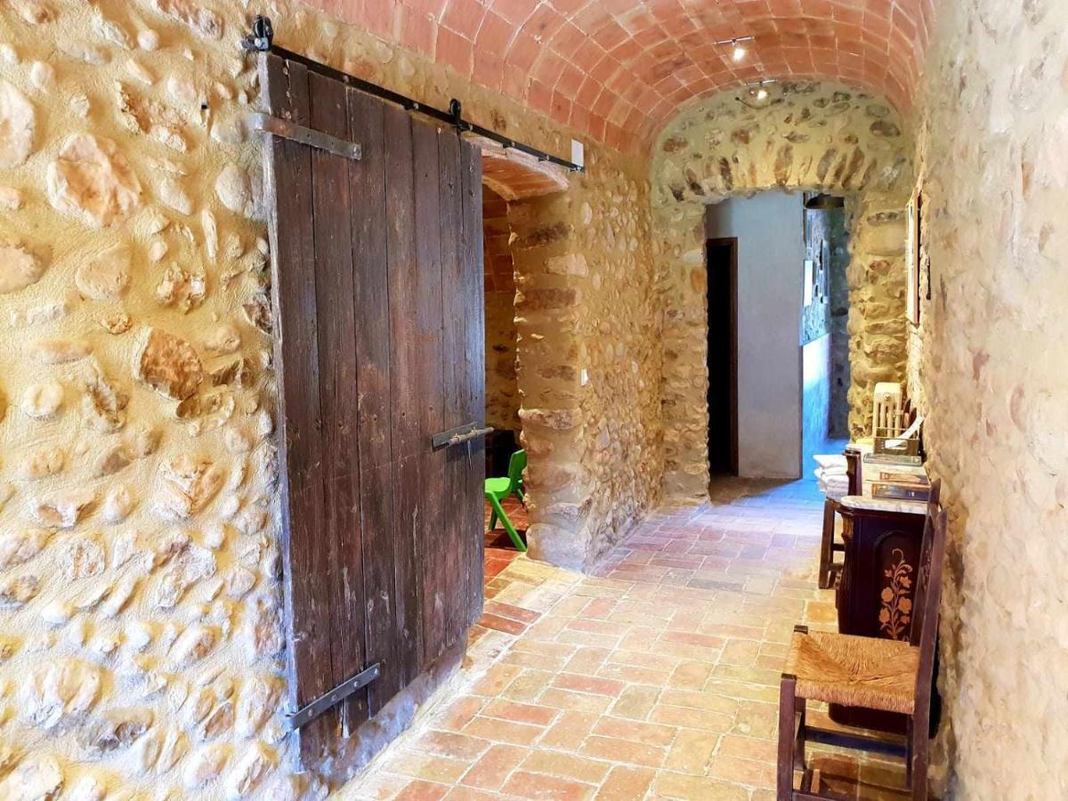 Masia Para Grupos Con Piscina Privada28 Pax Cabanelles Bagian luar foto